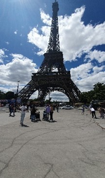 Det er 5 ledige plasser igjen Frankrike